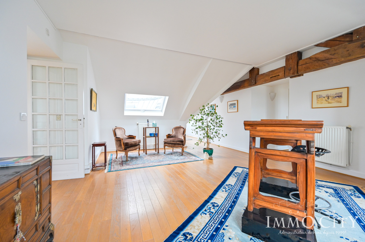Location Bureau  6 pièces - 210m² 75002 Paris