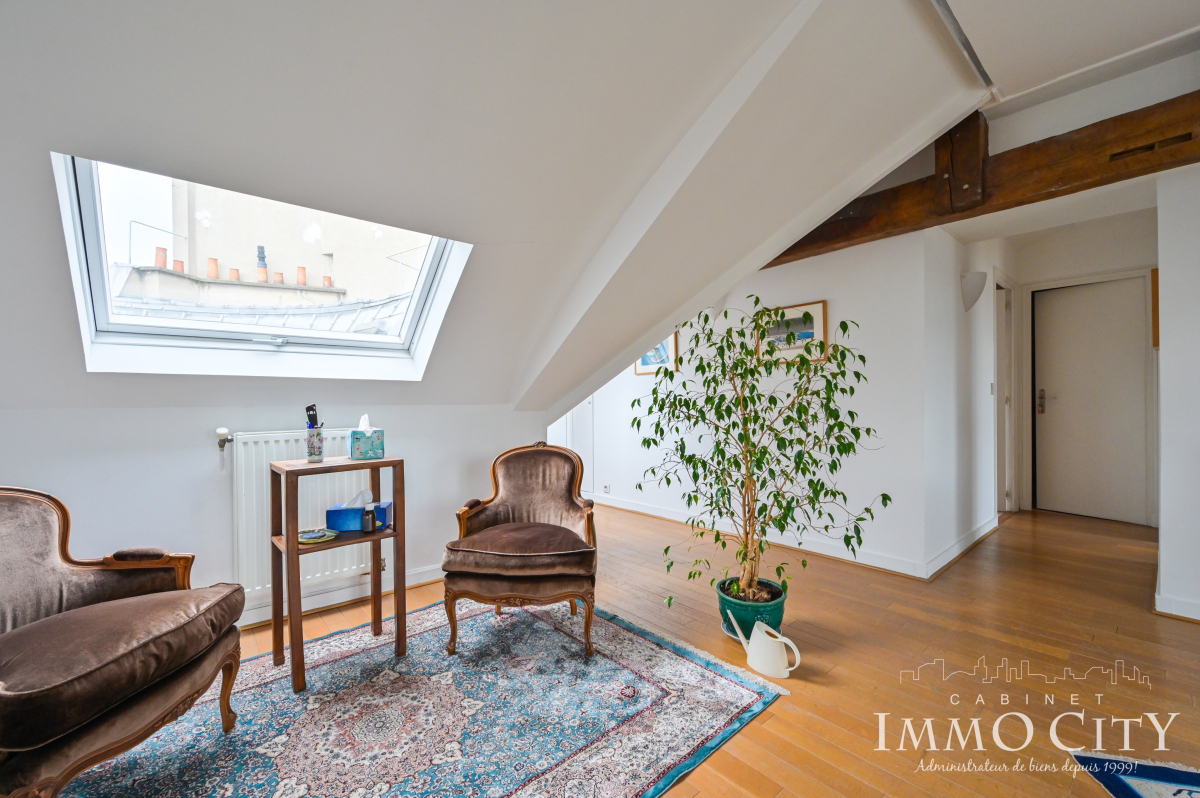 Location Bureau  6 pièces - 210m² 75002 Paris