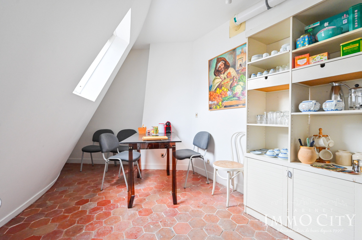 Location Bureau  6 pièces - 210m² 75002 Paris