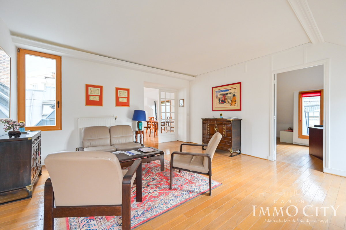 Location Bureau  6 pièces - 210m² 75002 Paris