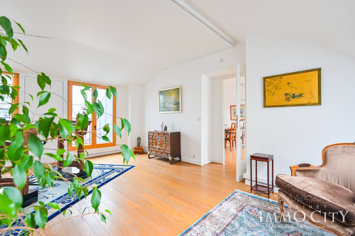 Location Bureau  6 pièces - 210m² 75002 Paris