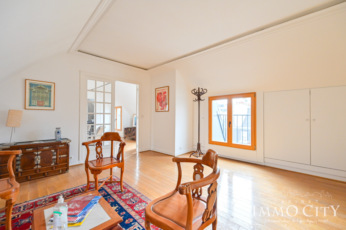Location Bureau  6 pièces - 210m² 75002 Paris