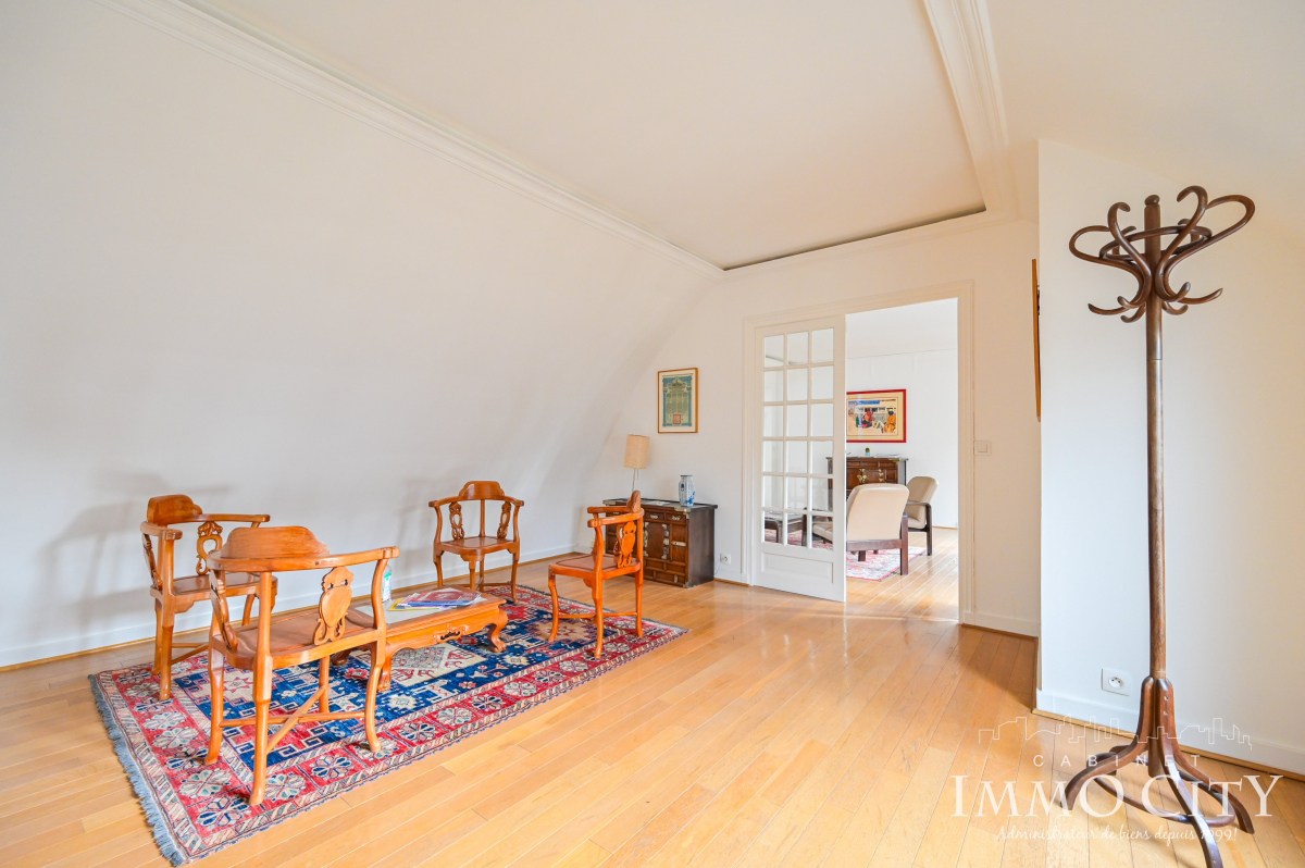Location Bureau  6 pièces - 210m² 75002 Paris