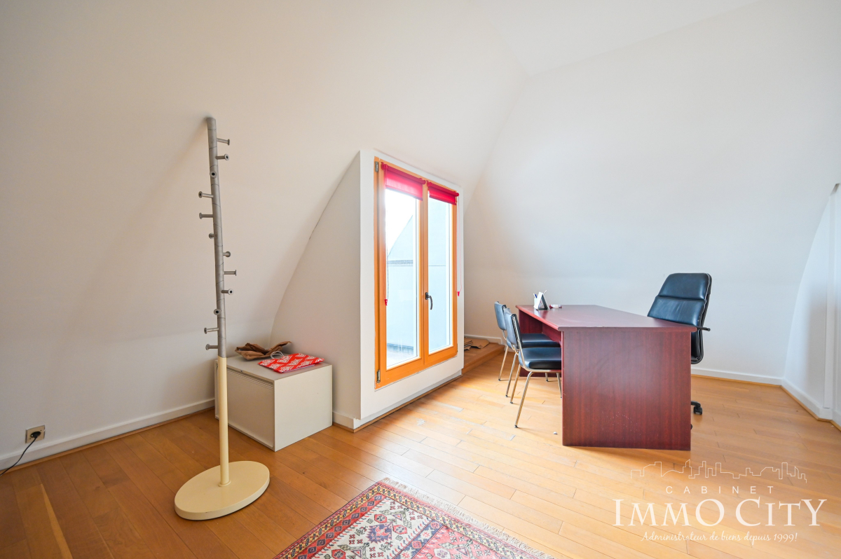 Location Bureau  6 pièces - 210m² 75002 Paris
