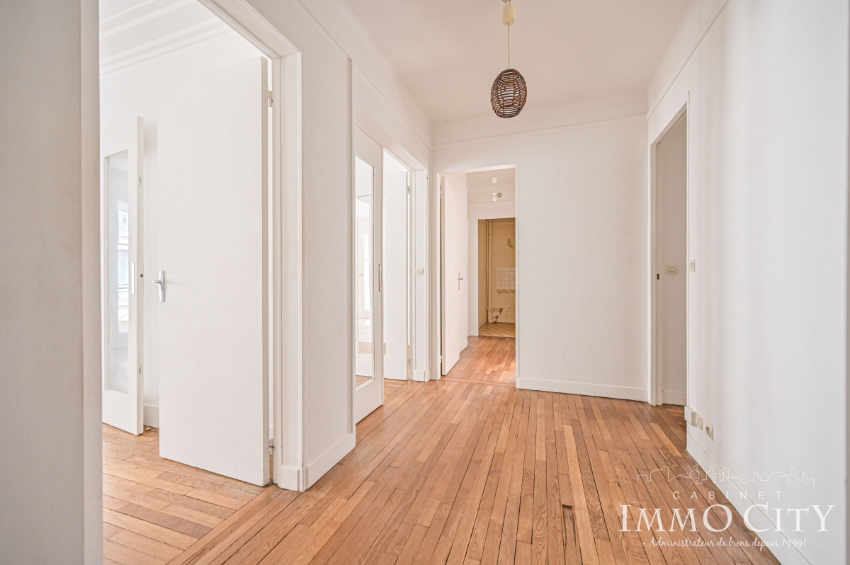 Location Appartement  4 pièces - 111.63m² 75015 Paris