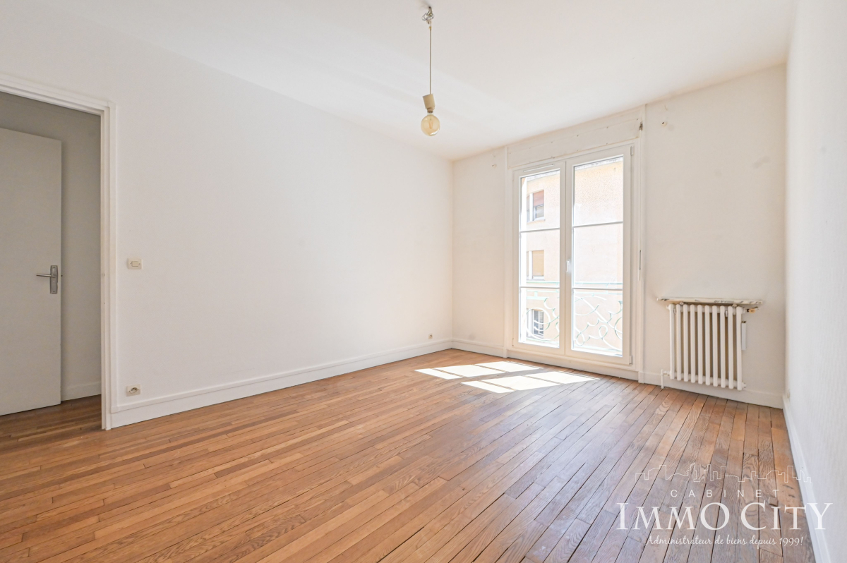 Location Appartement  4 pièces - 111.63m² 75015 Paris