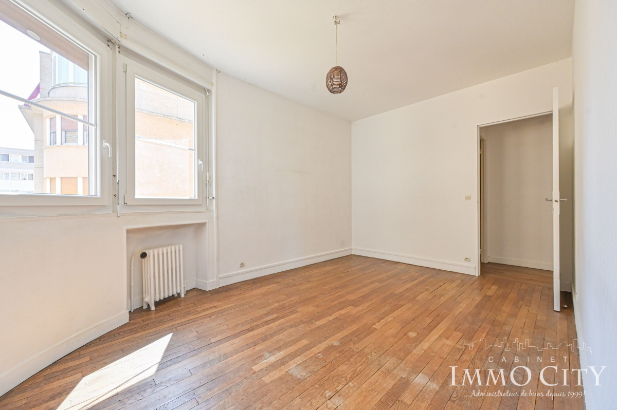 Location Appartement  4 pièces - 111.63m² 75015 Paris