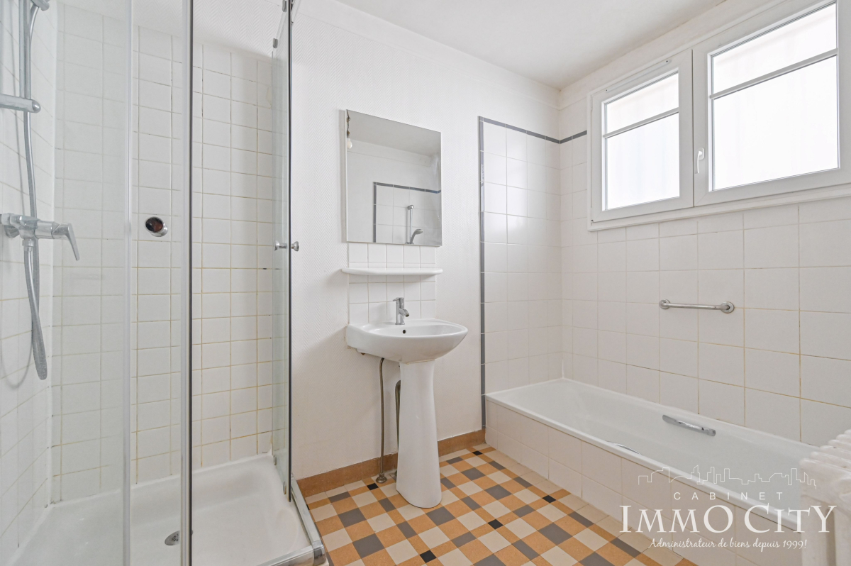 Location Appartement  4 pièces - 111.63m² 75015 Paris