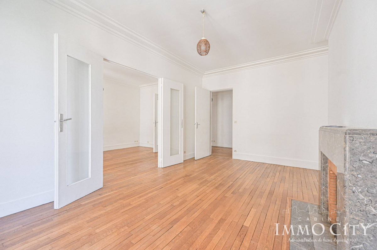 Location Appartement  4 pièces - 111.63m² 75015 Paris