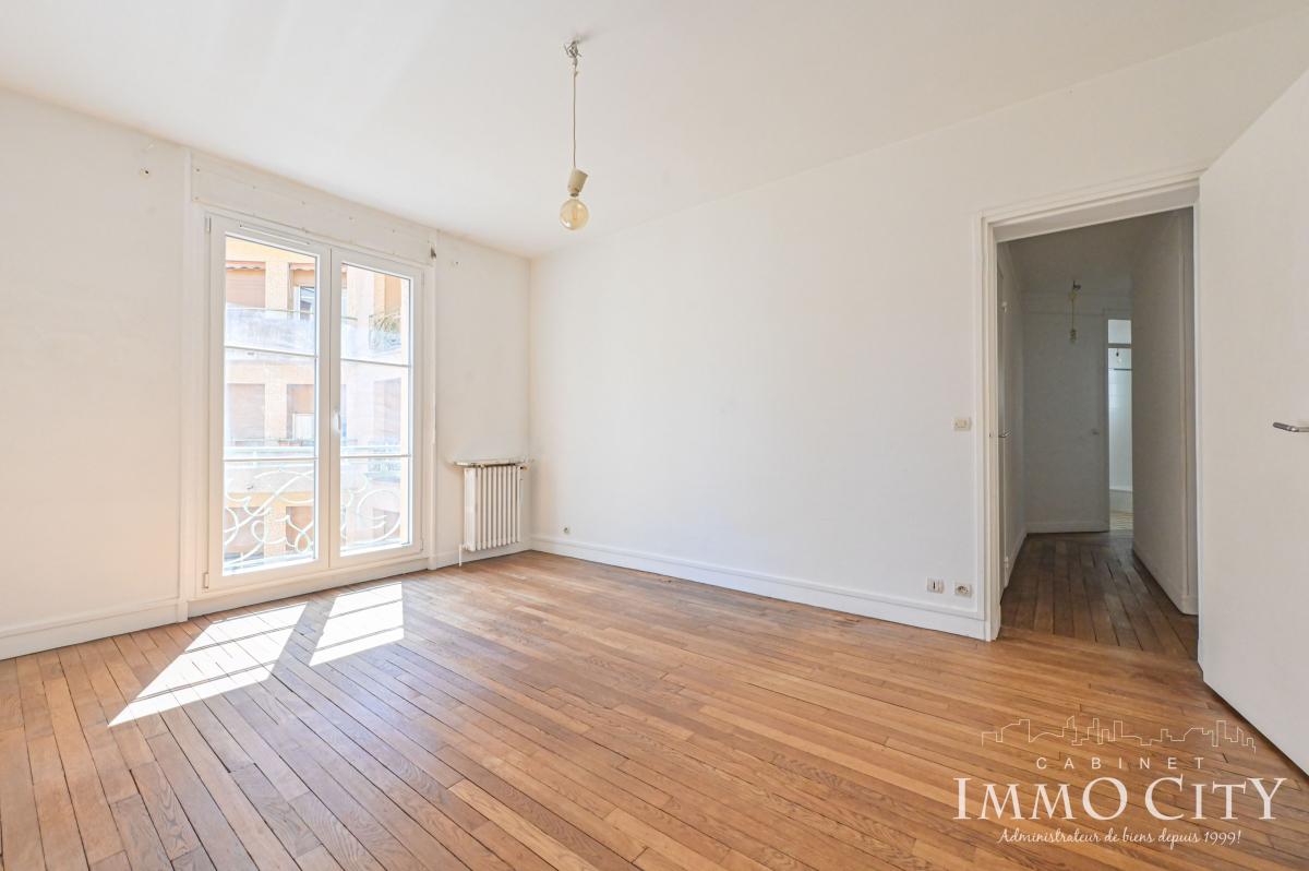 Location Appartement  4 pièces - 111.63m² 75015 Paris