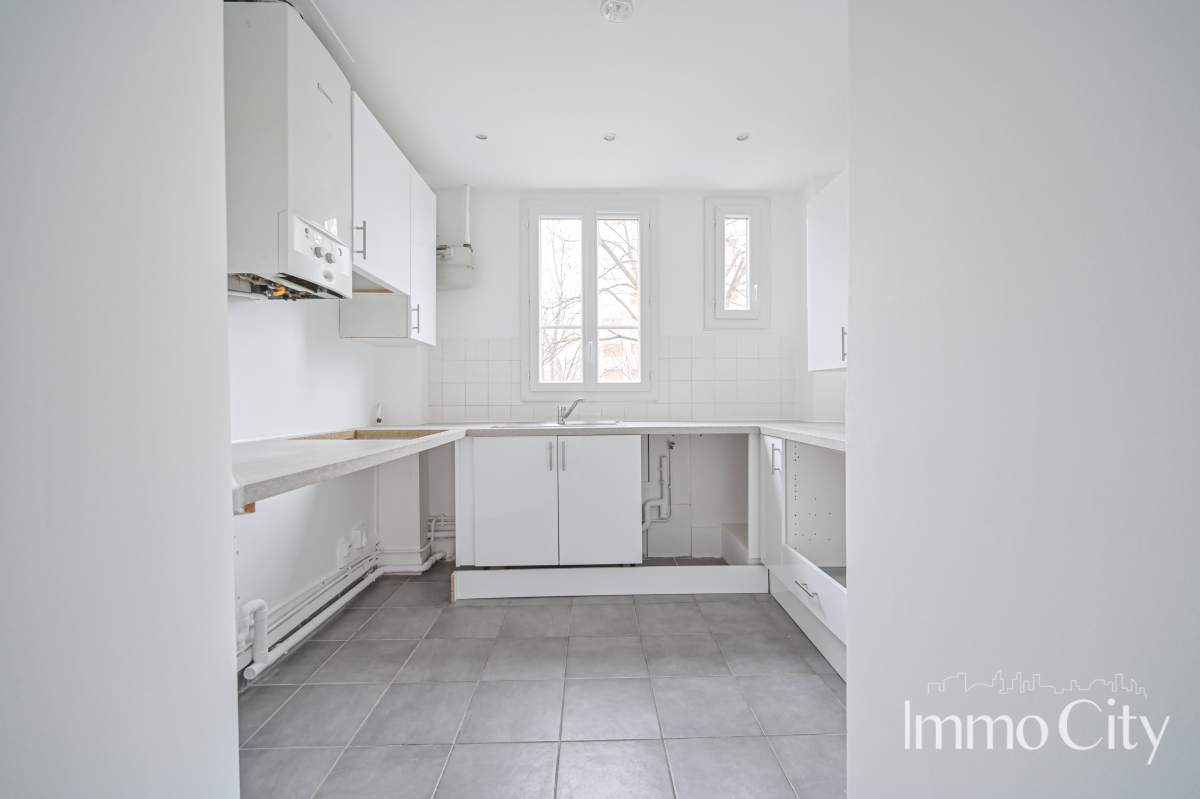 Location Appartement  4 pièces - 75m² 75014  Paris