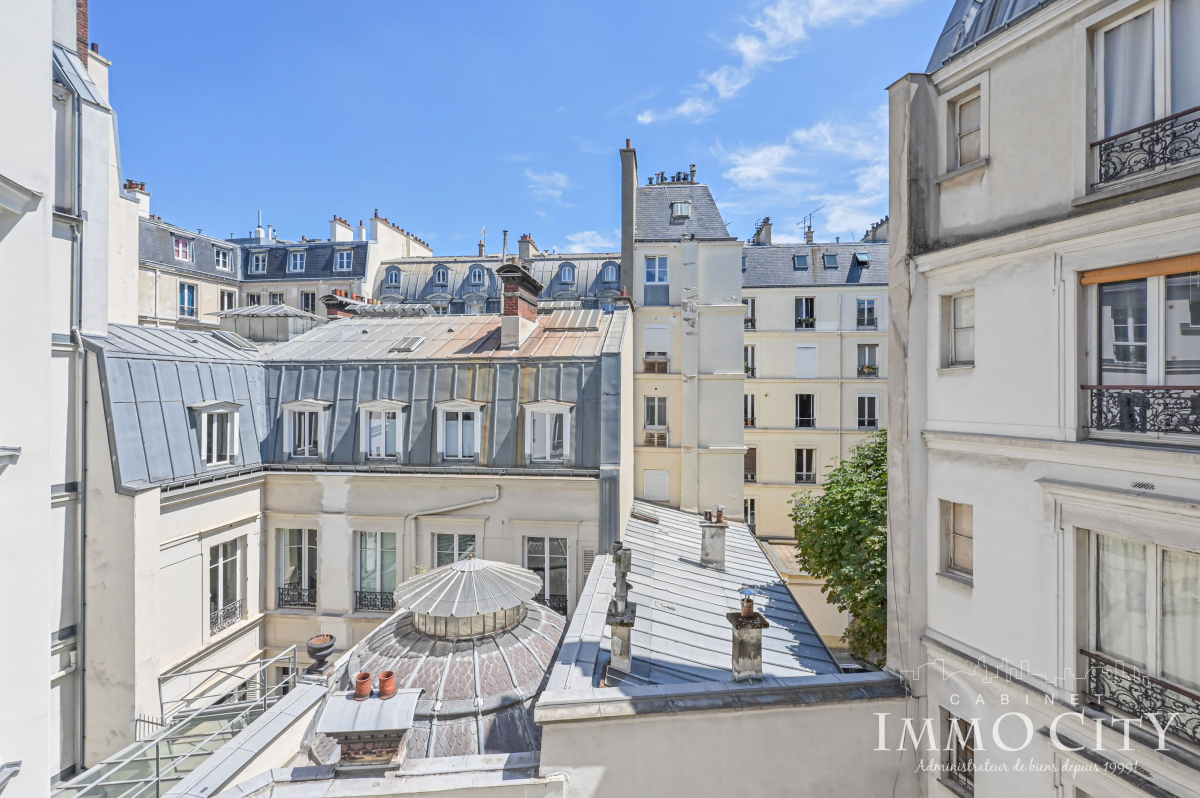 Location Appartement  2 pièces - 40m² 75008 Paris