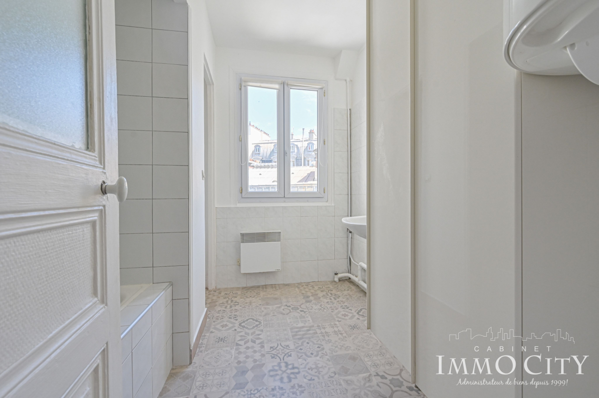 Location Appartement  2 pièces - 40m² 75008 Paris