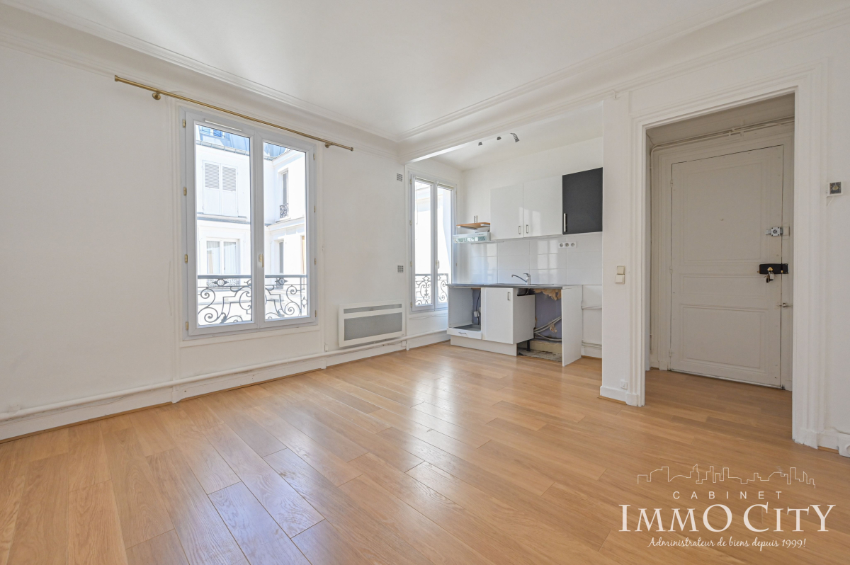 Location Appartement  2 pièces - 40m² 75008 Paris