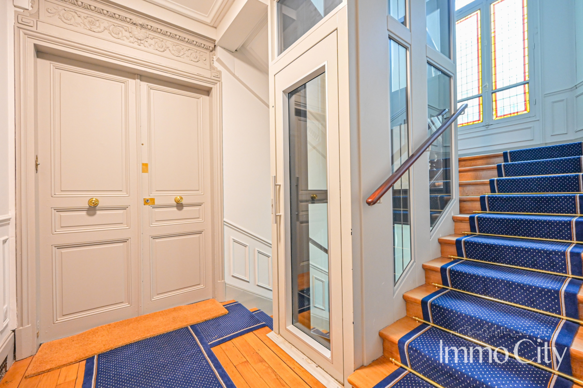 Location Appartement meublé 3 pièces - 57.97m² 75015 Paris