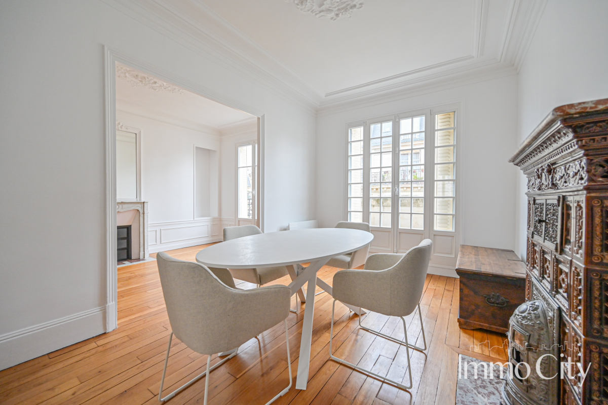 Location Appartement meublé 3 pièces - 57.97m² 75015 Paris