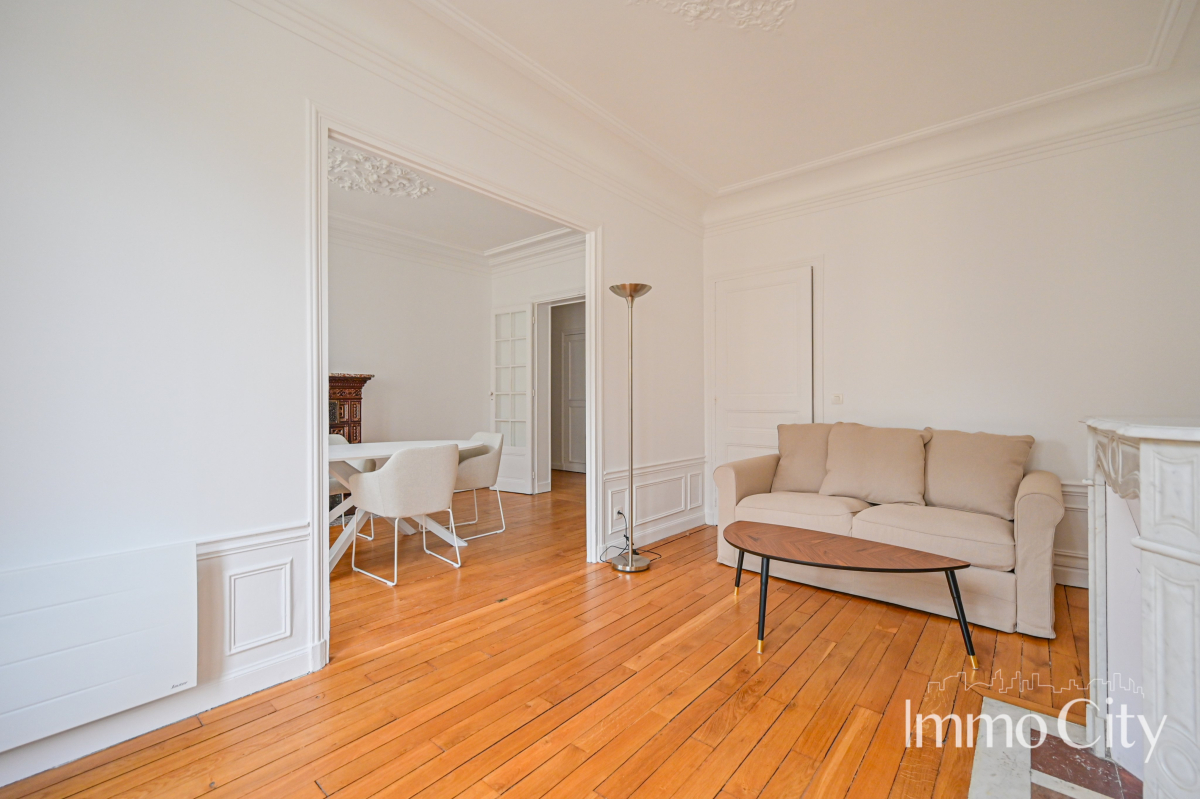 Location Appartement meublé 3 pièces - 57.97m² 75015 Paris