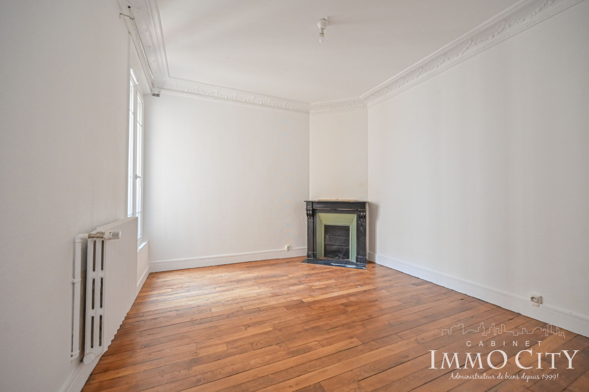 Location Appartement  2 pièces - 28m² 75018 Paris