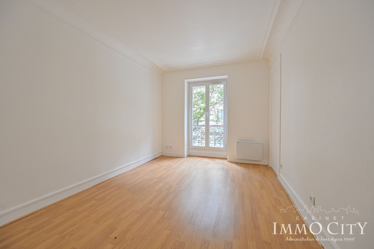 Location Appartement  3 pièces - 52m² 75018 Paris