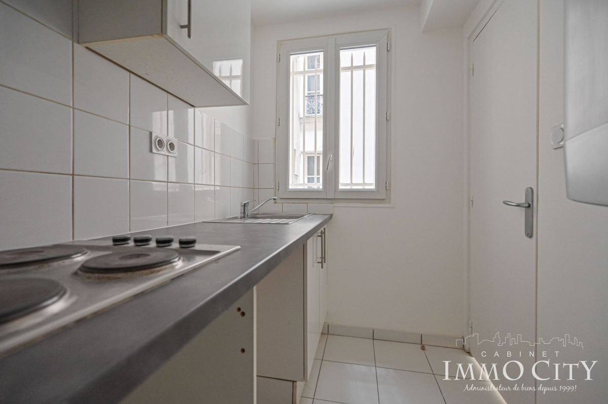 Location Appartement  3 pièces - 52m² 75018 Paris