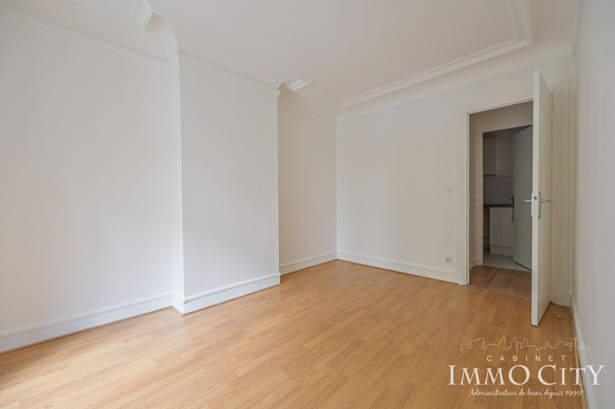 Location Appartement  3 pièces - 52m² 75018 Paris