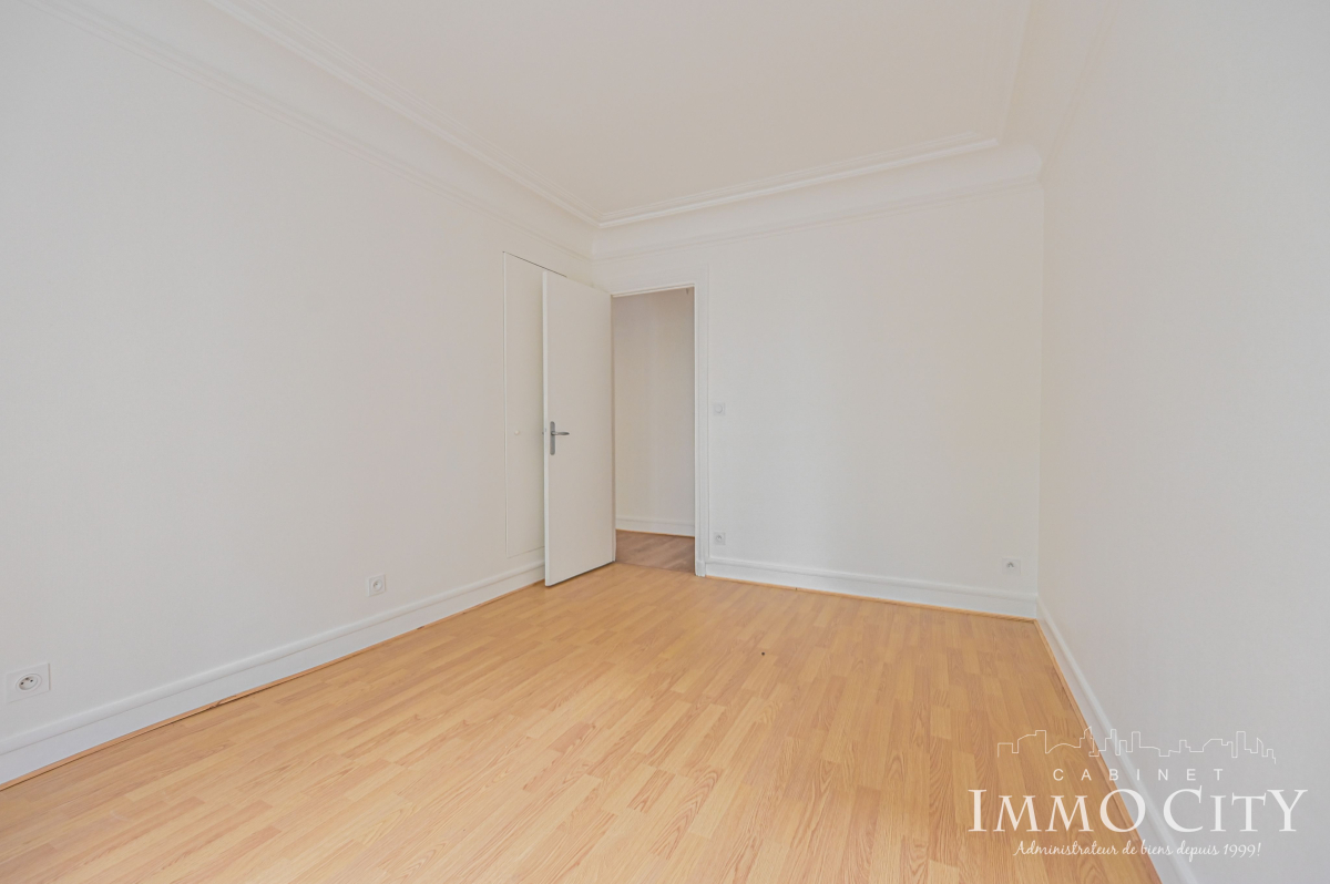 Location Appartement  3 pièces - 52m² 75018 Paris
