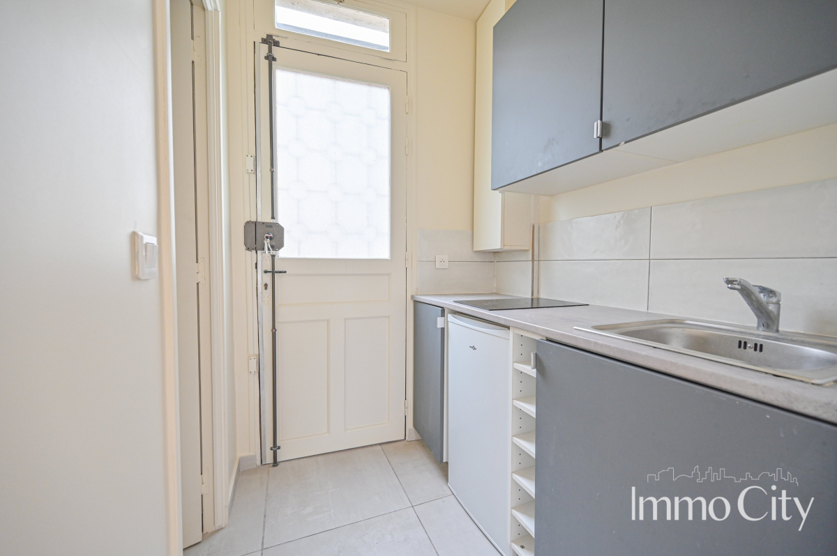 Location Appartement meublé 1 pièce (studio) - 14.59m² 75013 Paris