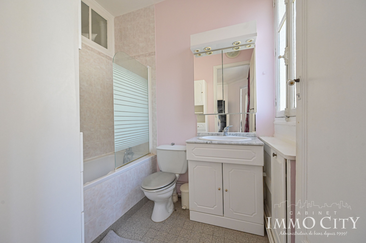 Location Appartement meublé 1 pièce (studio) - 32.99m² 75015 Paris