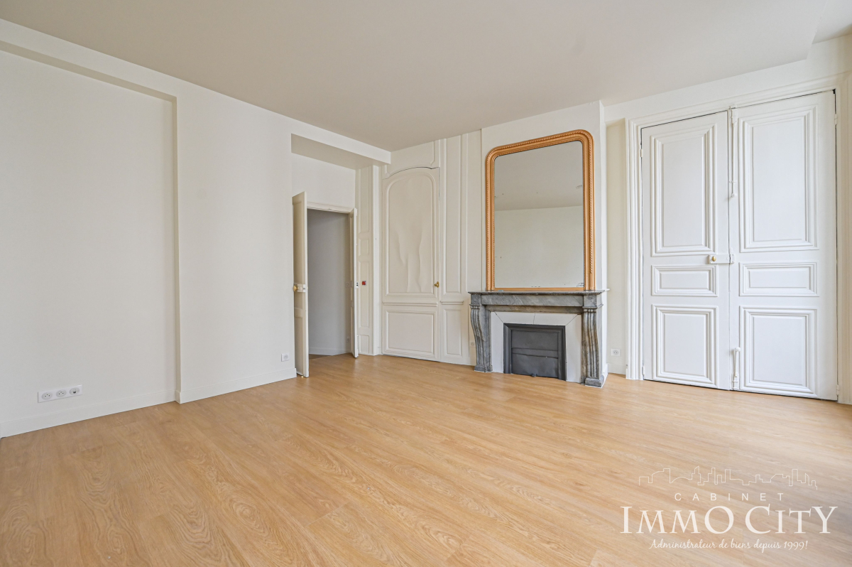 Location Appartement  2 pièces - 52.31m² 75002 Paris