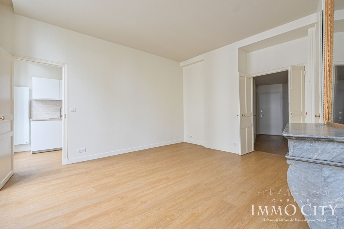 Location Appartement  2 pièces - 52.31m² 75002 Paris
