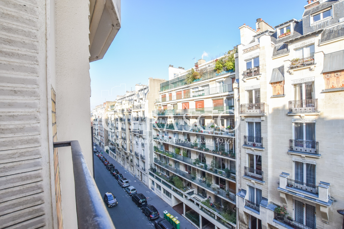 Location Appartement meublé 1 pièce (studio) - 30.1m² 75015 Paris
