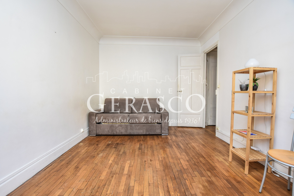 Location Appartement meublé 1 pièce (studio) - 30.1m² 75015 Paris