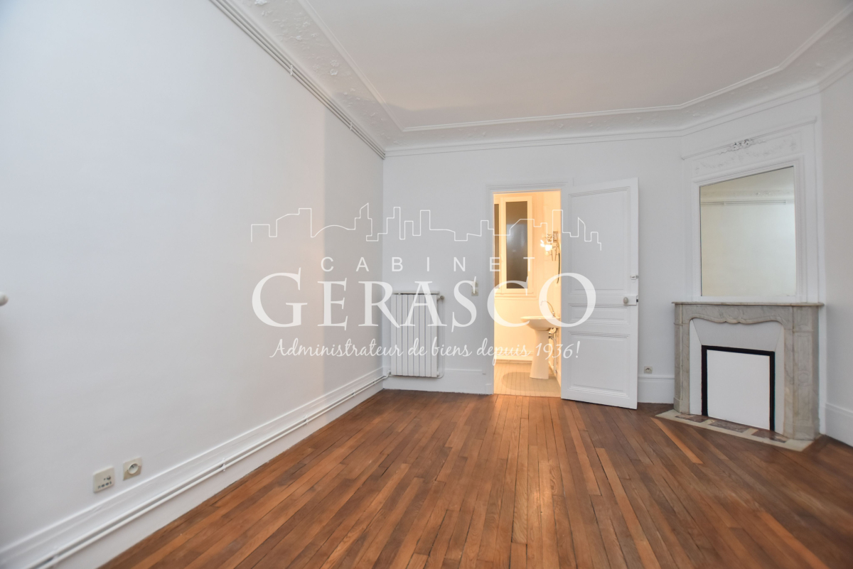 Location Appartement  2 pièces - 37.49m² 75015 Paris