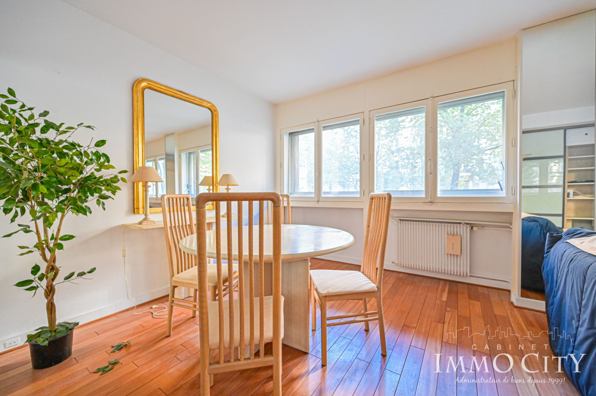 Location Appartement  1 pièce (studio) - 39.87m² 75015 Paris