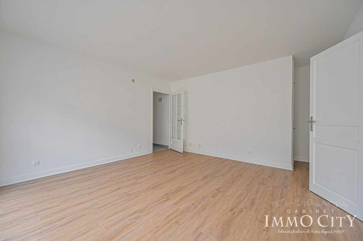 Location Appartement  2 pièces - 44.38m² 75015 Paris