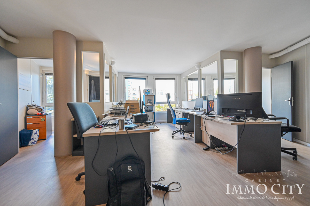 Vente Bureau  12 pièces - 208m² 93100 Montreuil