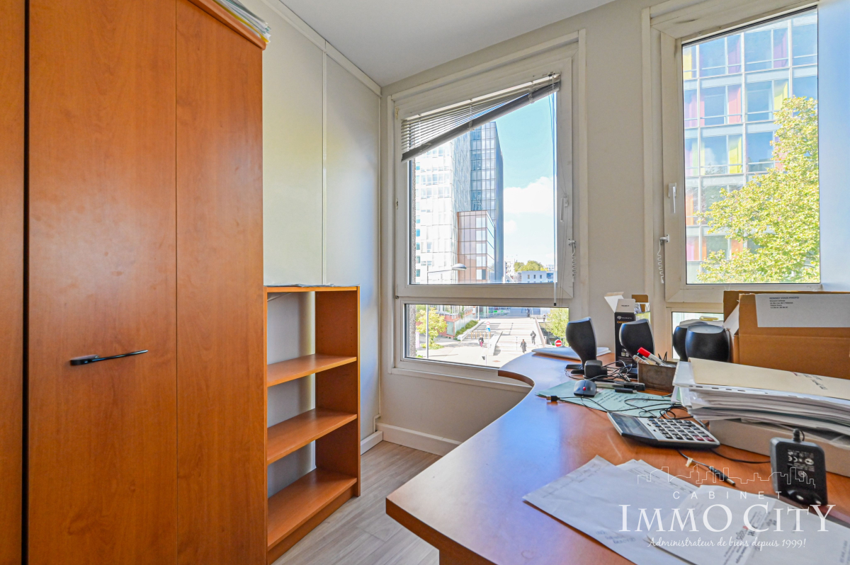 Vente Bureau  12 pièces - 208m² 93100 Montreuil