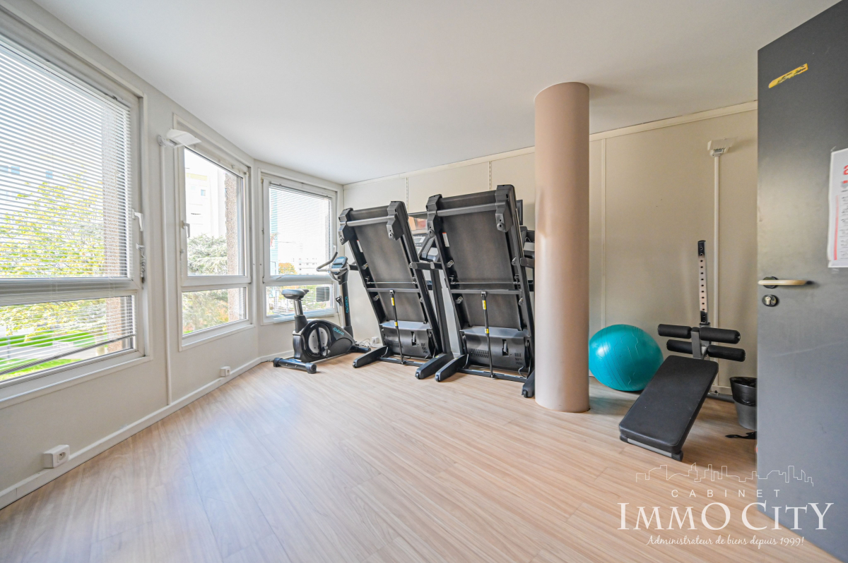 Vente Bureau  12 pièces - 208m² 93100 Montreuil