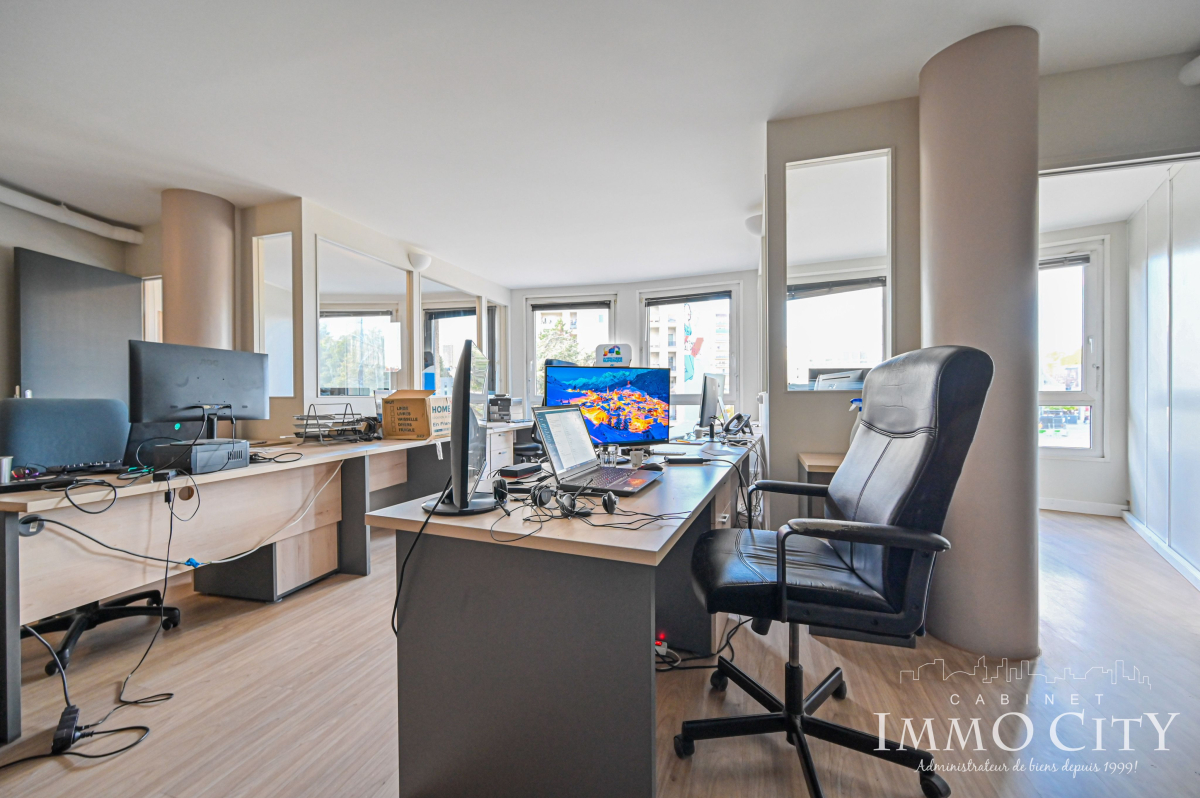 Vente Bureau  12 pièces - 208m² 93100 Montreuil