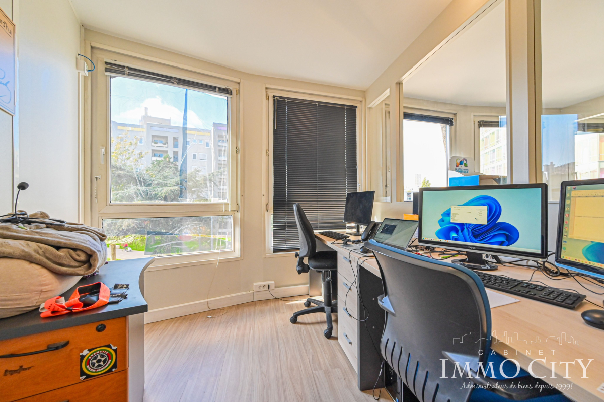 Vente Bureau  12 pièces - 208m² 93100 Montreuil