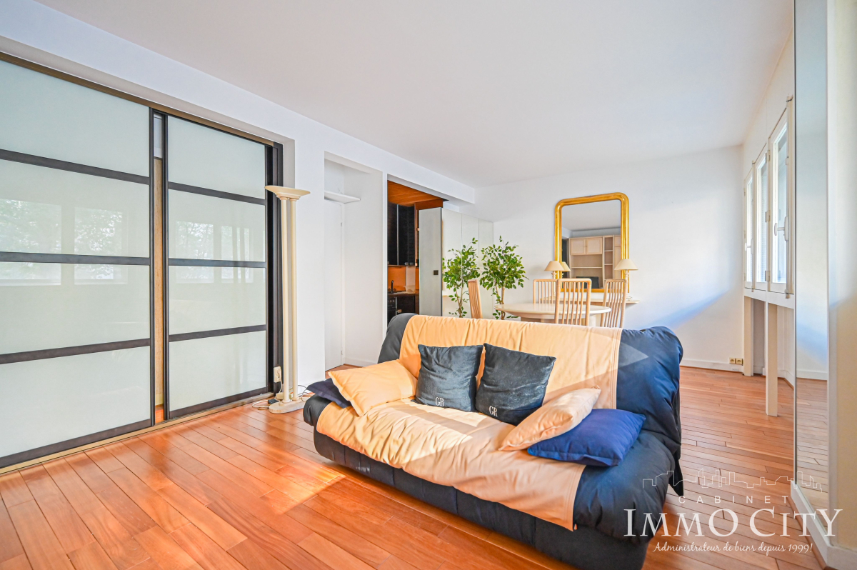 Location Appartement  1 pièce (studio) - 39.87m² 75015 Paris