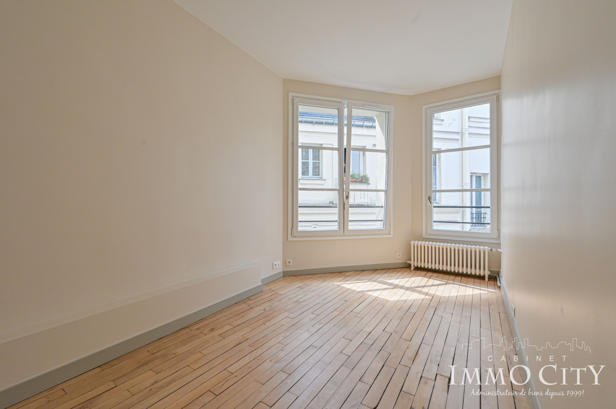 Location Appartement  3 pièces - 72.87m² 75008 Paris
