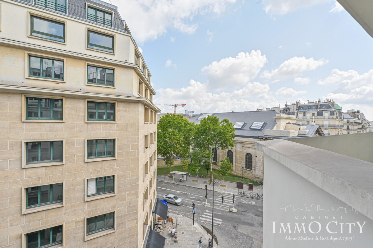 Location Appartement  3 pièces - 72.87m² 75008 Paris