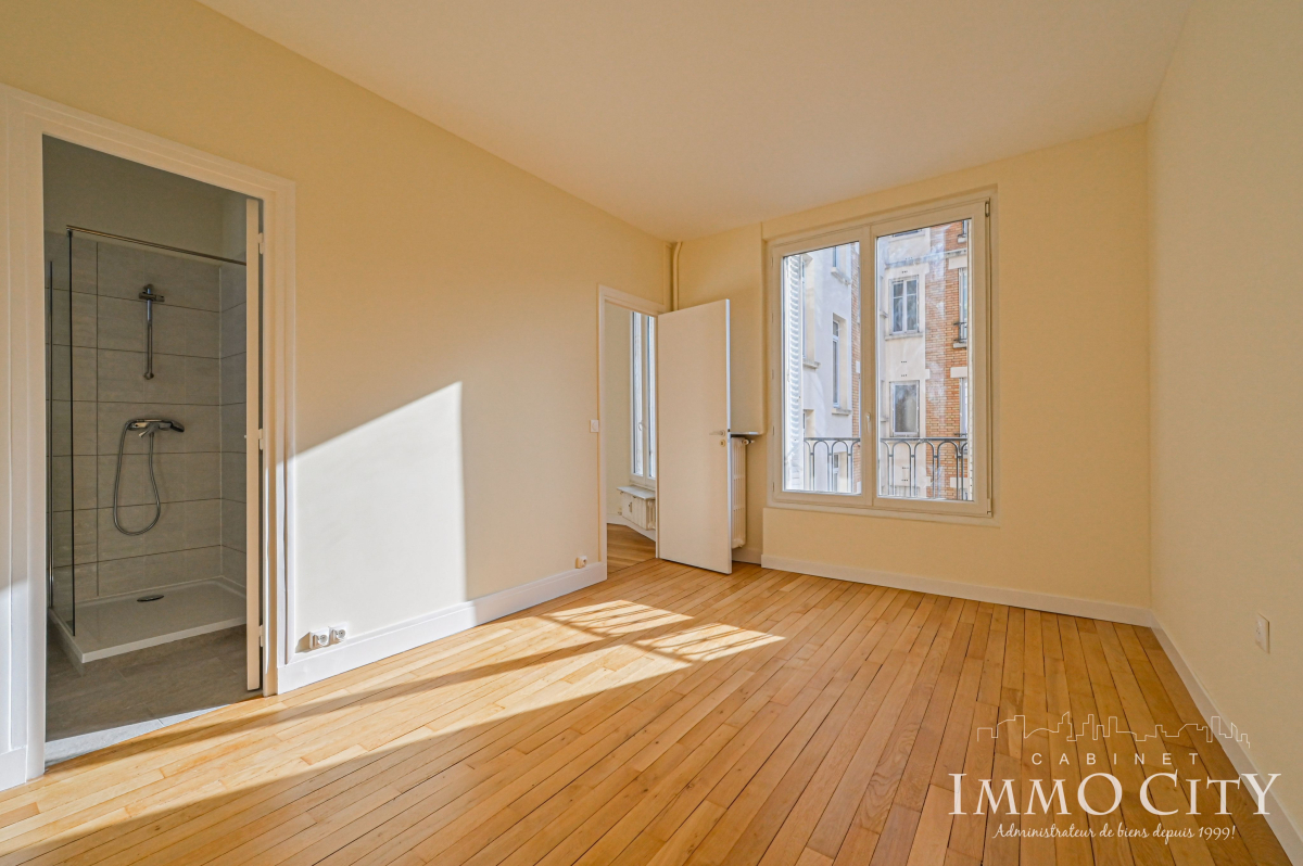 Location Appartement  2 pièces - 41.78m² 75006 Paris