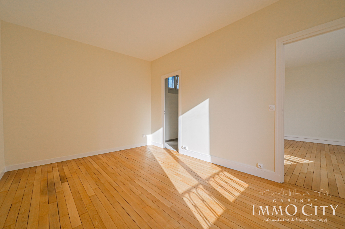 Location Appartement  2 pièces - 41.78m² 75006 Paris