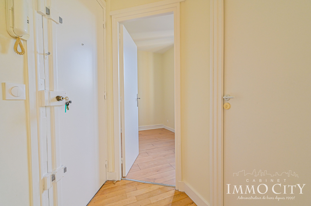 Location Appartement  2 pièces - 41.78m² 75006 Paris