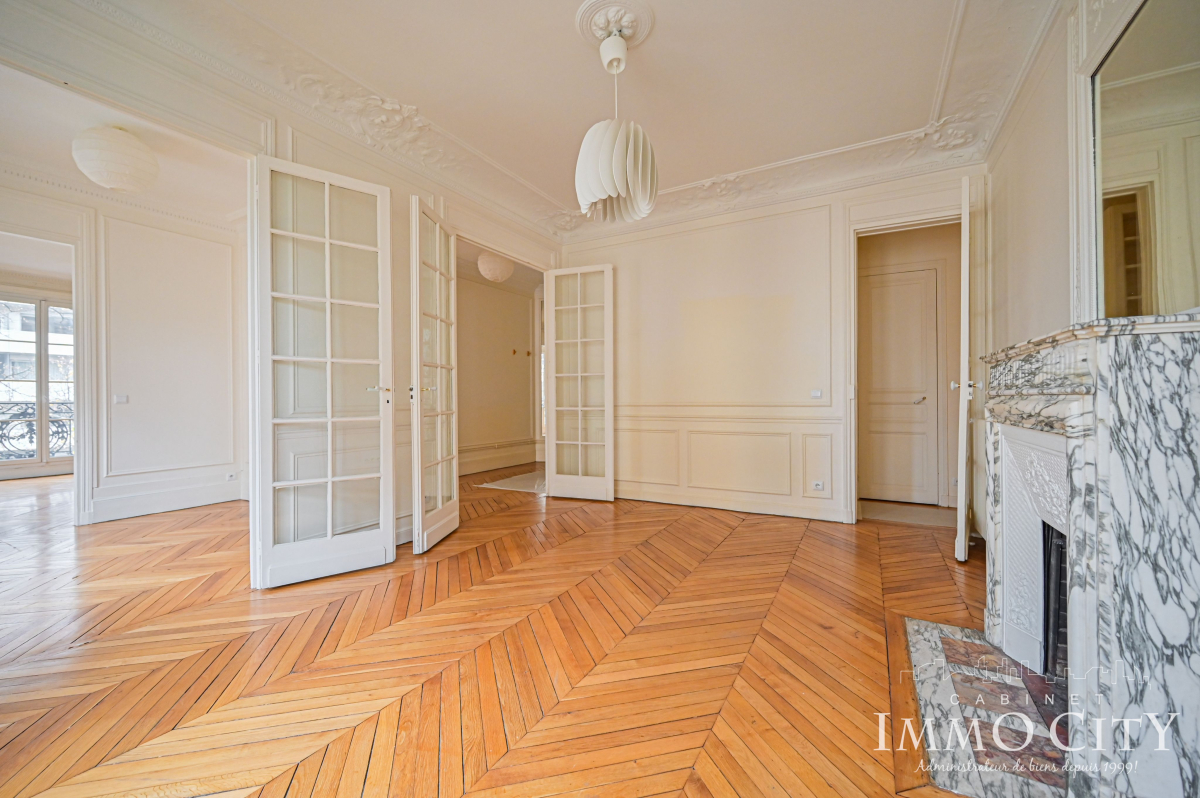 Location Appartement  5 pièces - 135m² 75007 Paris