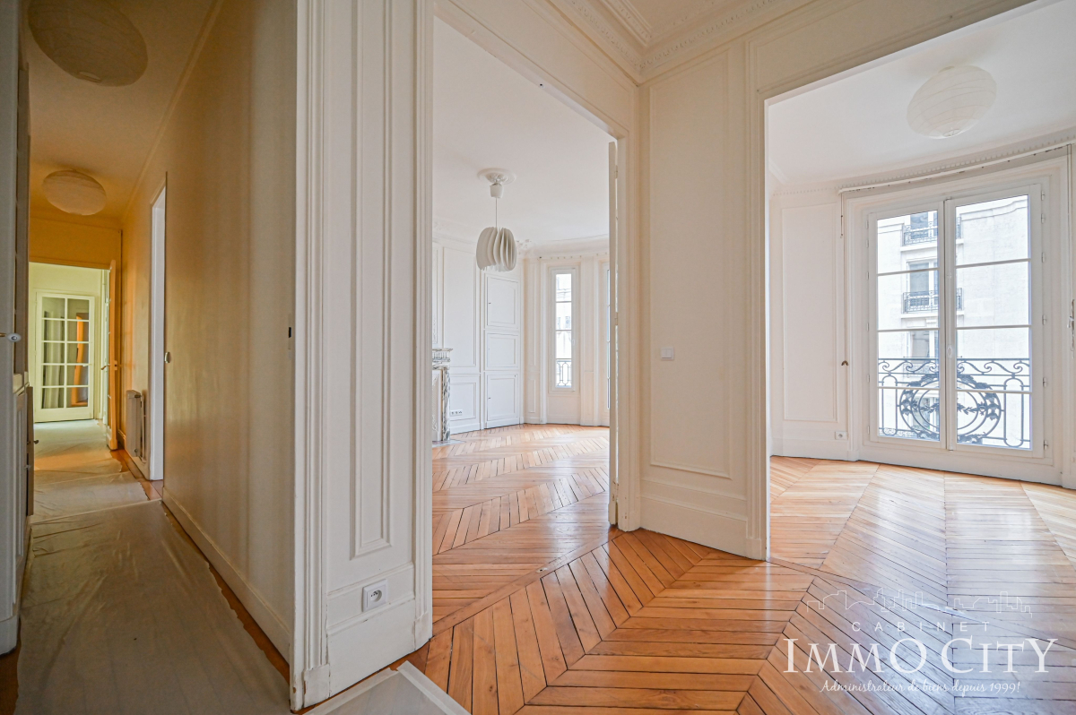 Location Appartement  5 pièces - 135m² 75007 Paris