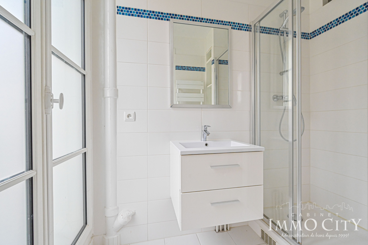 Location Appartement  5 pièces - 135m² 75007 Paris