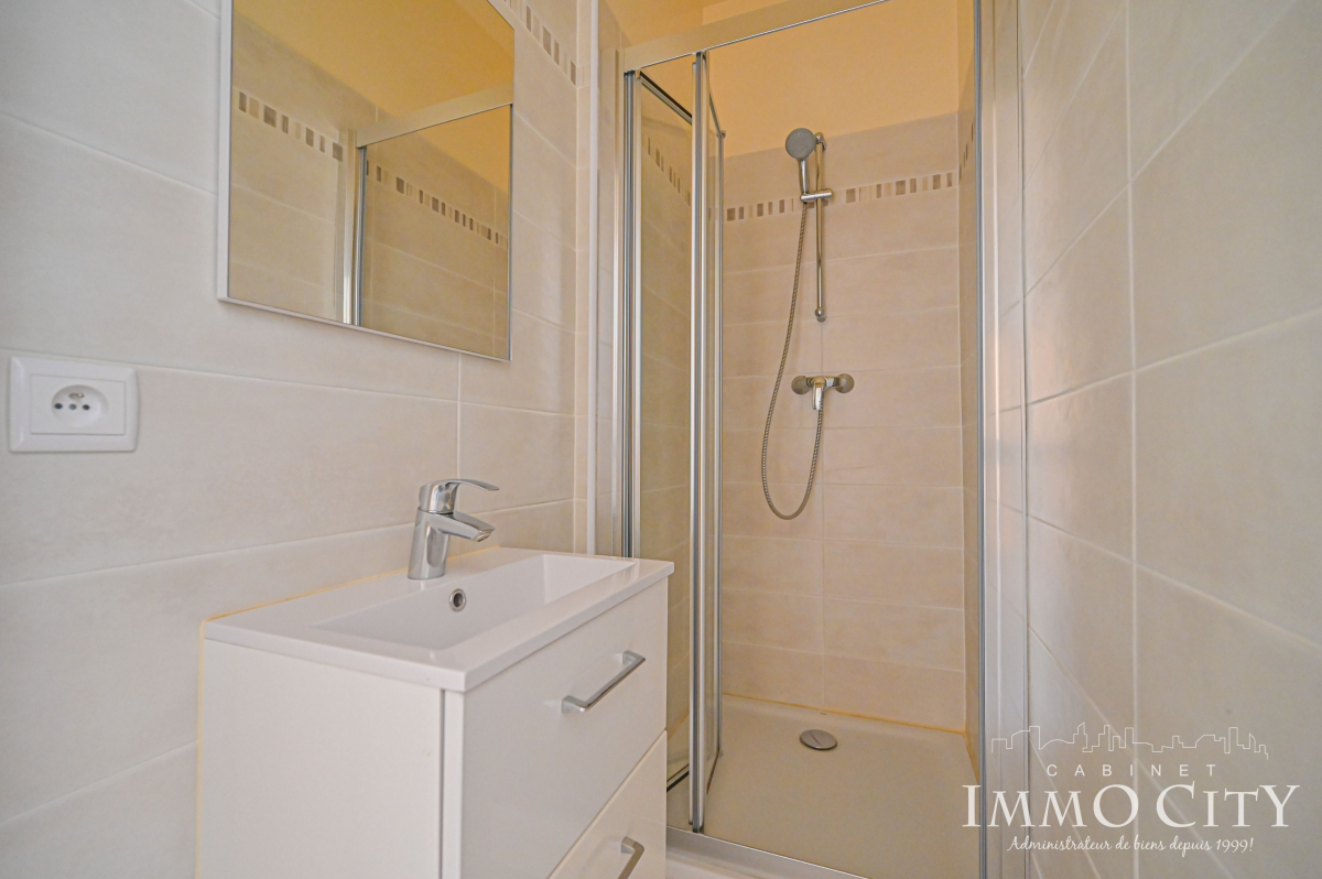 Location Appartement  5 pièces - 135m² 75007 Paris